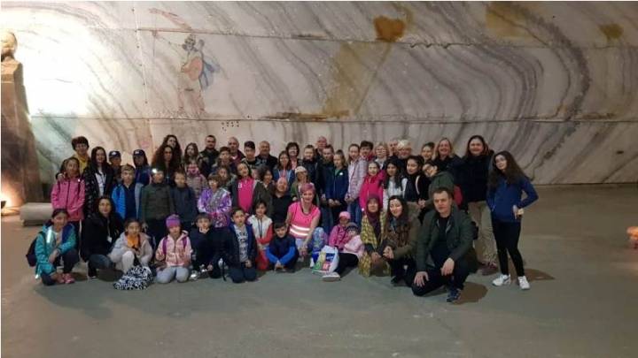 Ученици и учители, от НУ "Св. св Кирил и Методий", на четвърта партньорска среща в румънския град Плоещ